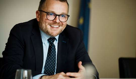 ‘We gaan heel voorzichtig zijn’: energieminister Mathieu Bihet (MR) over de overname van de Belgische kernreactoren