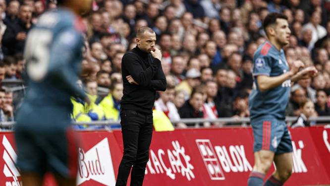Ajax-trainer John Heitinga ‘kookt’ na Klassieker, Steven Berghuis geeft complimenten aan Feyenoord: ‘Ze hebben het goed voor elkaar’