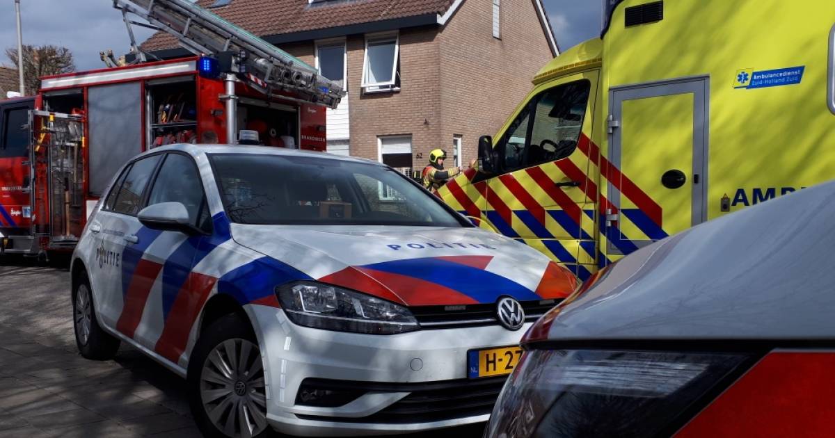 Flinke keukenbrand in Oud-Beijerland, buurman voorkomt erger: ‘Drie mensen en een hond ongedeerd'.