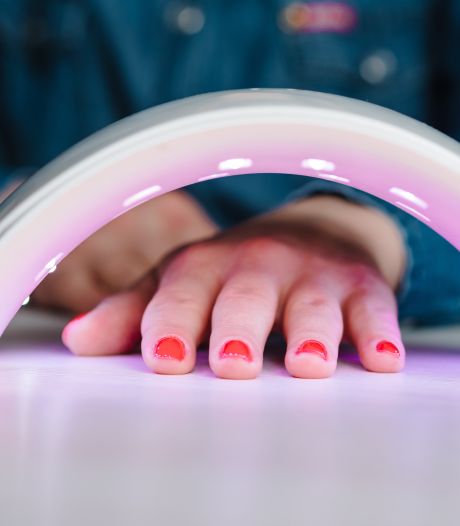 Les lampes UV pour vernis pourraient potentiellement provoquer des cancers: qu’en pensent les médecins?