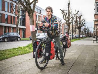 Ward (31) fietst van Gent naar Congo, voor het plezier én voor het goede doel. “Ter plaatse ga ik als vrijwilliger bos aanplanten”