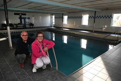 Tienduizenden kinderen haalden hun zwemdiploma dankzij Theo en Toos, maar nu valt het doek voor de z