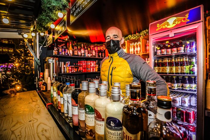 Deze uitbater is alvast blij dat de kerstmarkt open mag blijven.