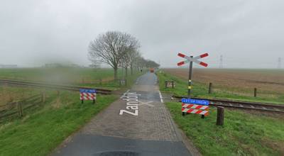 Treinmachinist gewond bij aanrijding tussen trein en vrachtwagen in Hooge Zwaluwe