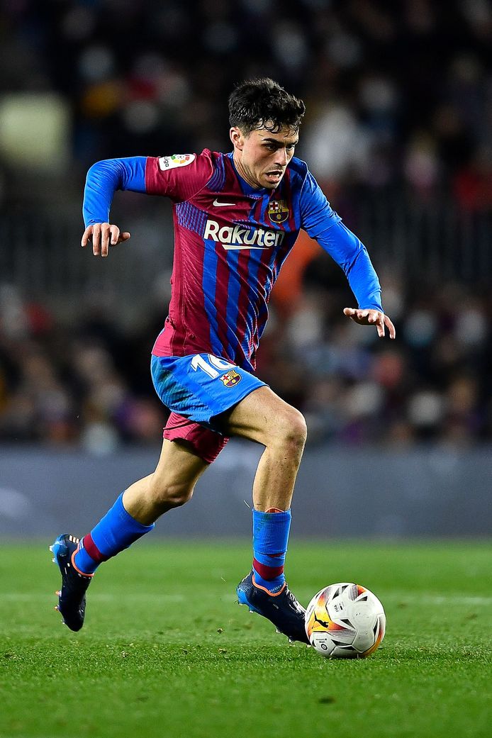 Pedri (19) in actie namens FC Barcelona tegen Athletic Bilbao.
