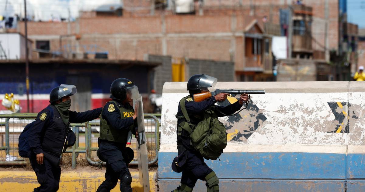 Negen doden bij gewelddadige botsingen tussen demonstranten en veiligheidstroepen in Peru.