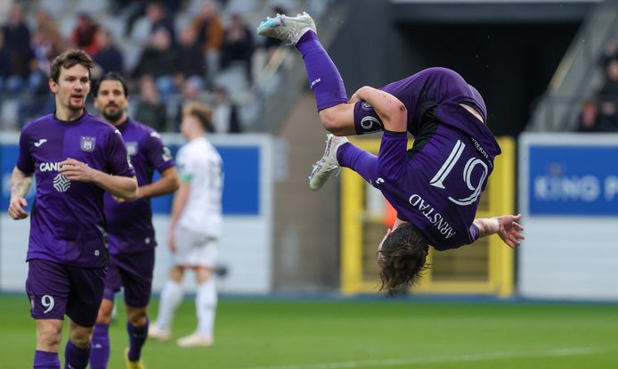 Anderlecht komt top 8 binnen na 0-2 zege bij OH Leuven