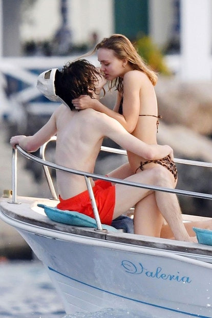 En septembre 2019, les deux amoureux avaient été photographiés en vacances sur un bateau à Capri, en Italie.