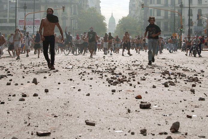 Archiefbeeld. Protesten in de Argentijnse hoofdstad Buenos Aires. (20/12/2001)