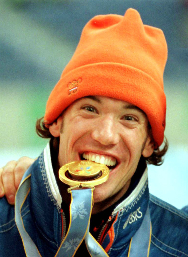 Met de gouden medaille tijdens de Olympische Winterspelen van Nagano in 1998.