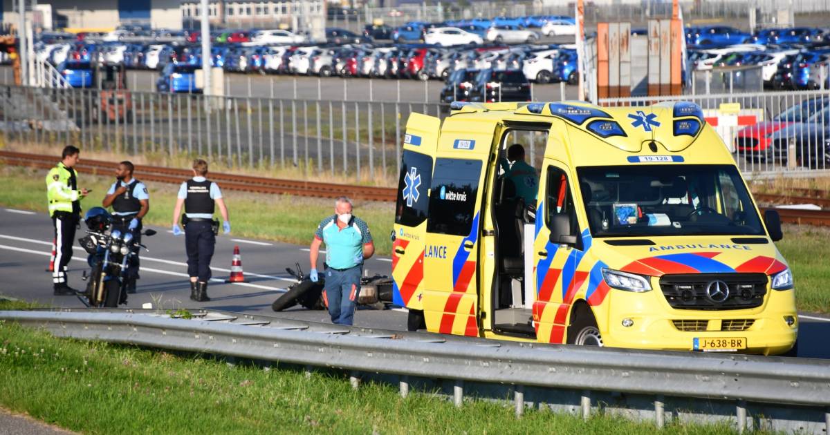 Motorrijder zwaargewond door ongeluk bij Ritthem | Walcheren | pzc.nl - Provinciale Zeeuwse Courant