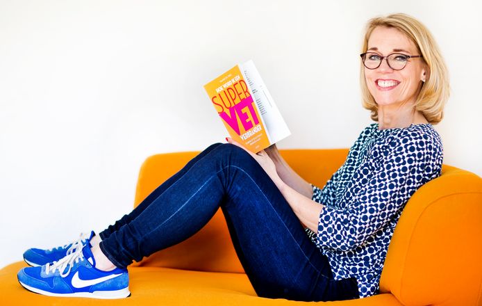 Auteur Maaike de Vries met haar nieuwe boek Hoe word ik een supervetverbrander.