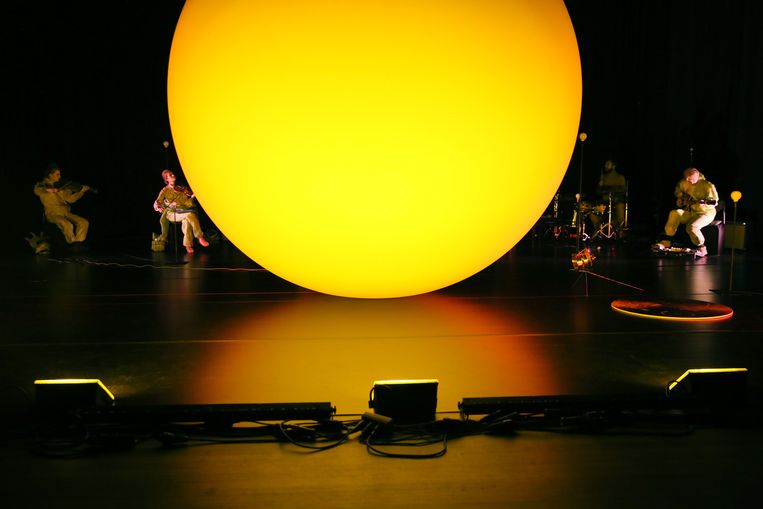  Voyagers van Theater Rotterdam. Beeld Sanne Peper