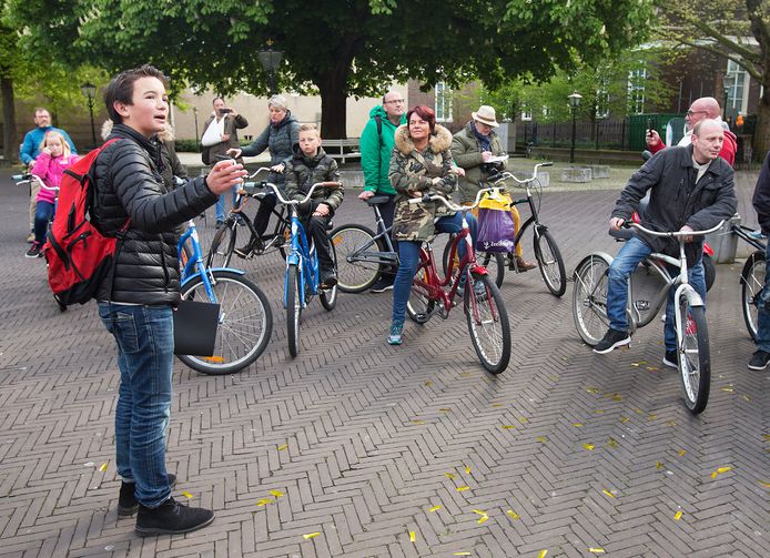 Brent Meelhuysen startte op 13-jarige leeftijd het fietstourbedrijf 'The Hague Bike Tours', een toeristische fietsroute door de stad.