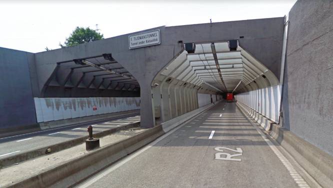 Verkeersongeval veroorzaakt hinder aan de Tijsmanstunnel