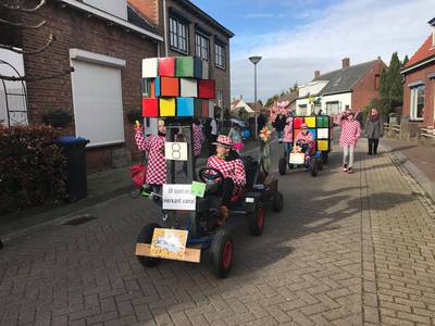 ’t Vosse-ol staot d’r vierkant achter