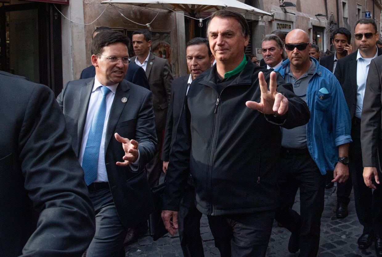 ‘Volgens Italiaanse media willen alle wereldleiders nu cacio e pepe met rozenblaadjes eten’