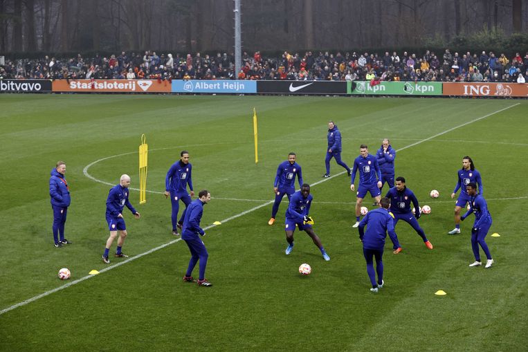 concept uitbreiden lening Vijf spelers haken af bij Oranje vanwege virusinfectie en missen wedstrijd  tegen Frankrijk