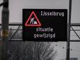 Werk aan de IJsselbrug tussen Arnhem en Westervoort bij het Velperbroekcircuit.