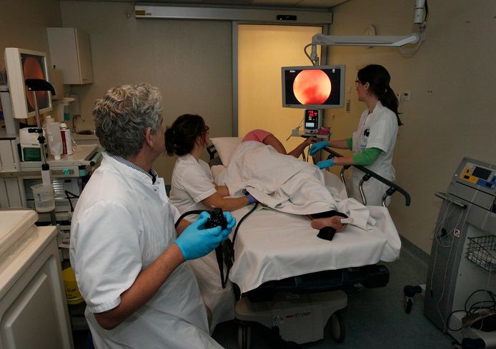 Door de opening van Medisch Centrum de Veluwe waren mensen in Apeldoorn voor bijvoorbeeld een endoscopisch onderzoek (foto) niet langer aangewezen op Gelre Ziekenhuizen.