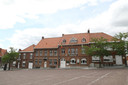 Beselareplaats, met het oud-gemeentehuis en de pastorie, is het onderwerp van politiek getwist in Zonnebeke.