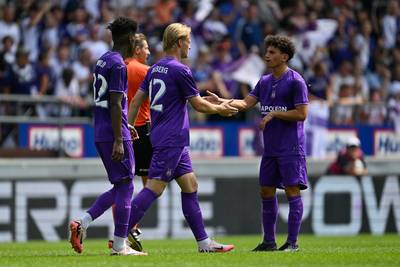 Anderlecht gagne son match de gala, Amuzu se blesse, Amoura marque