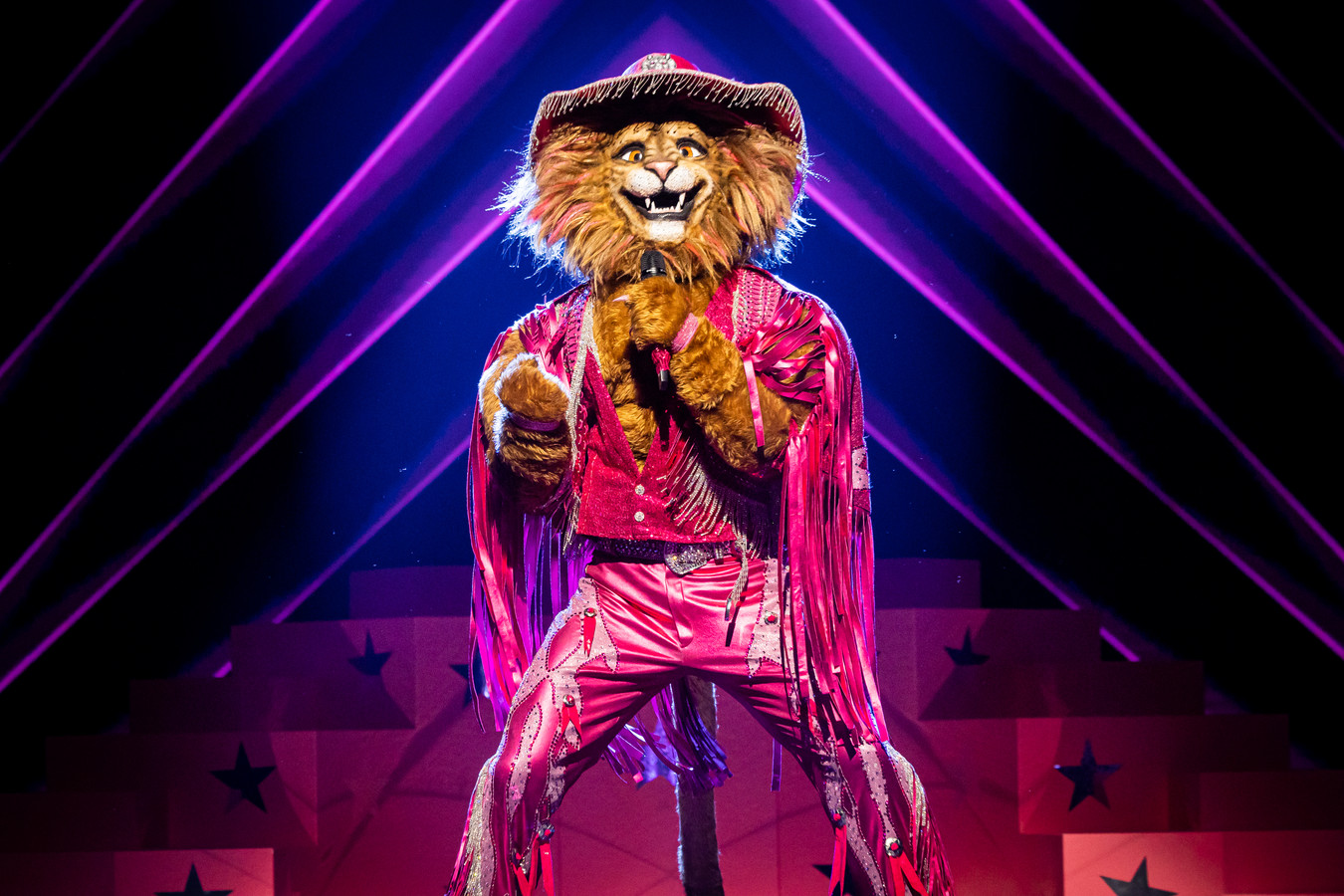 Leeuw moet ‘The Masked Singer’ verlaten, ontdek hier wie er onder het