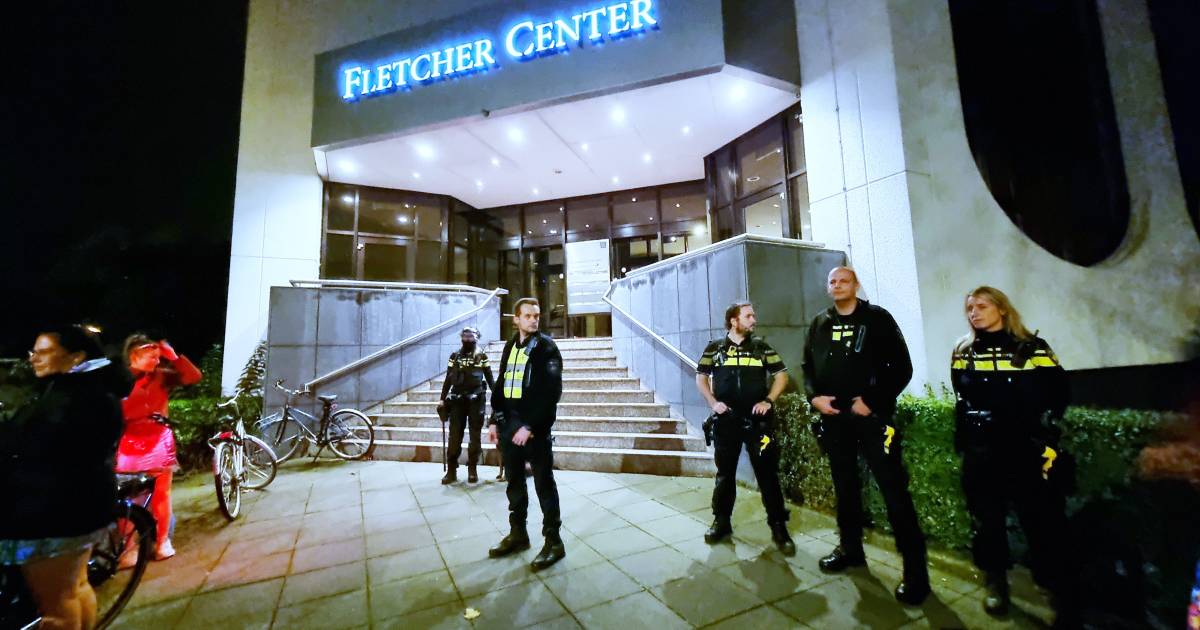 Verkleedfeest in Fletcher Hotel Nieuwegein escaleert volledig politie