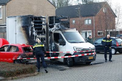 De auto van Mohammed en zijn vriendin brandde wéér uit: ‘Met welke ex-partner of buurman heb ik ruzi