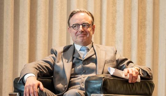 ‘Nog 3 à 4 miljard euro nodig’: premier De Wever over zijn nieuwe boek, de begroting en Chinese diefstal