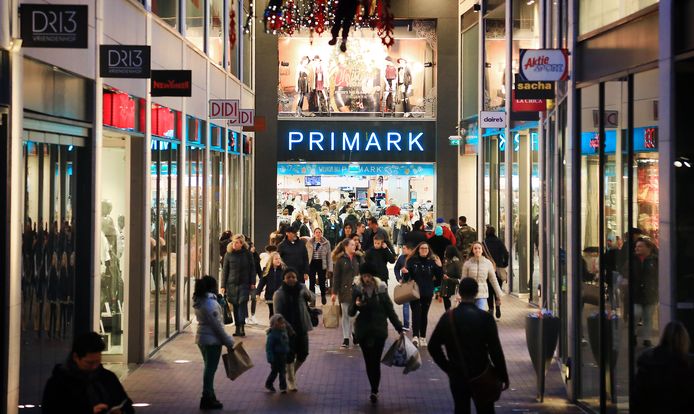 manager Aan de overkant wraak PvdA bezorgd over dreigende vertrek grote winkels in Dordrecht | Dordrecht  | AD.nl