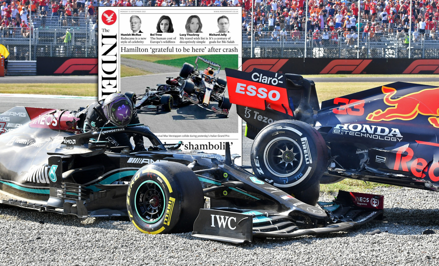 Lewis Hamilton stapt uit zijn Mercedes na de crash met Max Verstappen.
