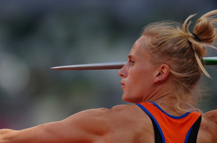 LIVE | Vetter ziet goud uit handen glippen na speerwerpen ...