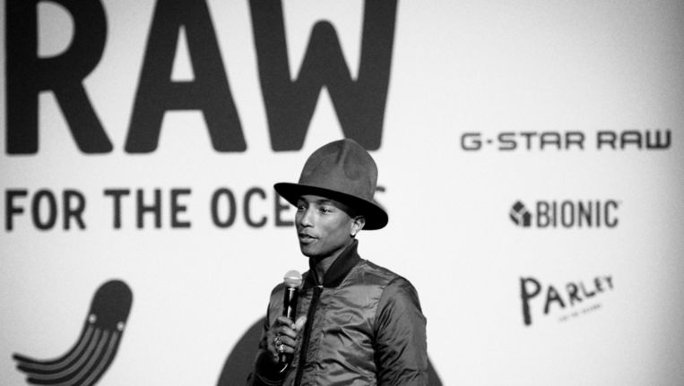Pharrell Williams bij een presentatie van G-star Beeld BFA