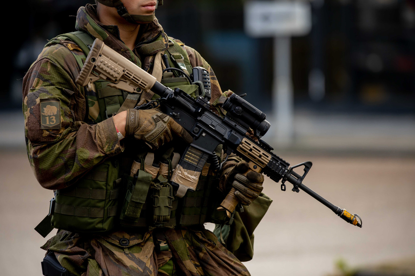 Discriminatie op grond van geslacht Vouwen Herformuleren Zuid-Afrikanen inhuren voor Nederlands leger? 'Zal personeelsprobleem niet  oplossen' | Foto | bd.nl
