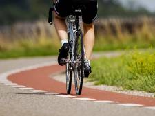 ‘Moeten wielrenners verplicht op het fietspad rijden?’
