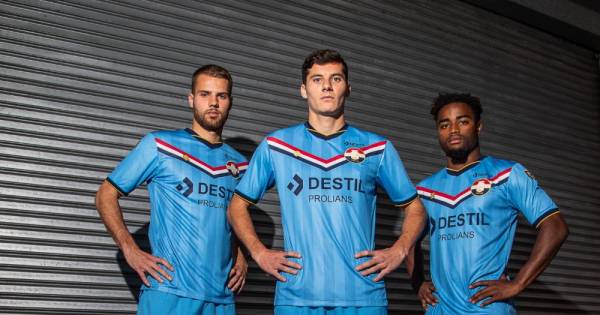 Willem Ii Presenteert Derde Tenue Blauw Met Klassieke V En Gouden Details Willem Ii Bd Nl