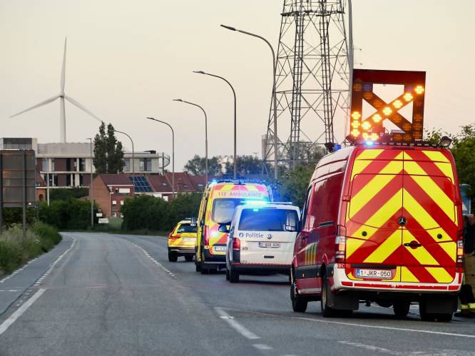 Motorrijder (56) zwaargewond bij ongeval aan afrit van R8 op grens van Kortrijk en Stasegem