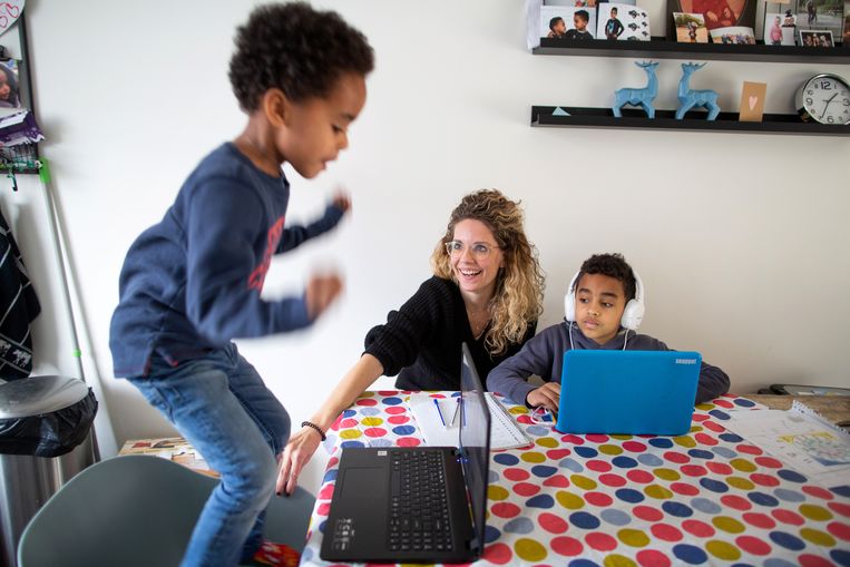 Thuisonderwijs tijdens een coronalockdown. Beeld Herman Engbers