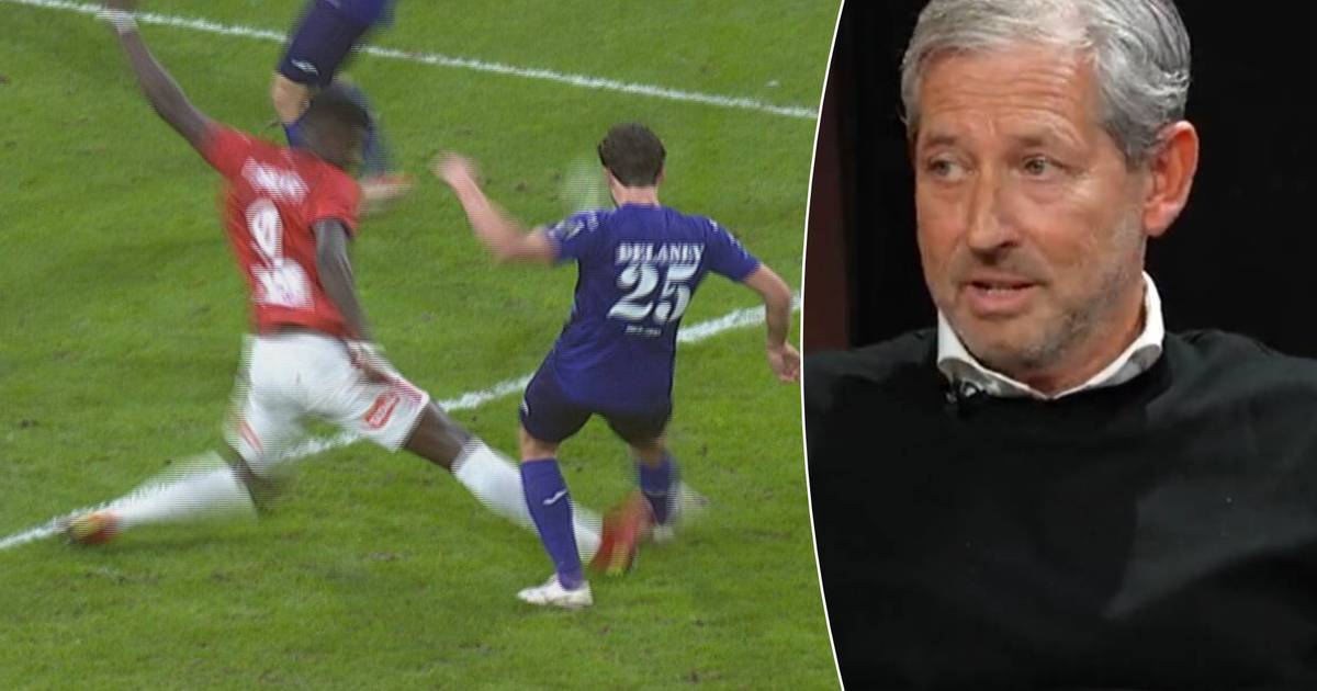 look.  ‘He was full on the ankle’: Frank De Bleecker believes VAR was right for intervention during penalty phase at Anderlecht-RWDM |  Jupiler Professional League – Round 15