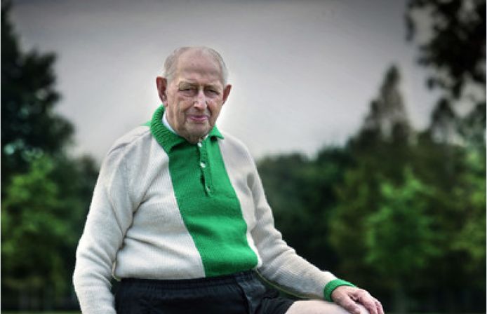 Gebreide Joop had zijn leven lang gebreide voetbalshirts aan tegen de kou