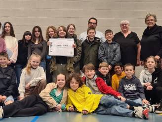 6de leerjaar gemeenteschool schenkt cheque van 1.599 euro aan Glabbeek fietst tegen Kanker
 