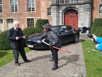 Rik Termote blikt ludiek promofilmpje in aan kasteel van Rumbeke