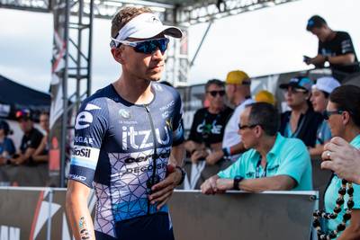 Wat een triatleet lijden kan, Kenneth Vandendriessche over zijn debuut op Hawaii: “Vijf kilogram verloren tussen start en aankomst”