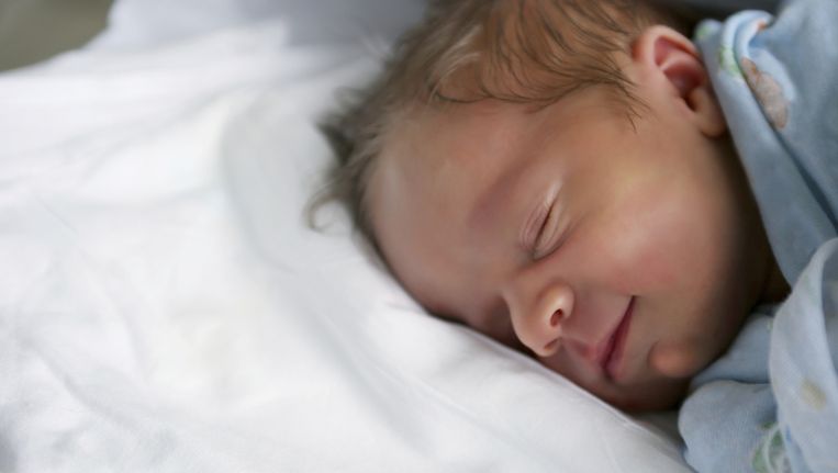 laat baby s op zij slapen de morgen