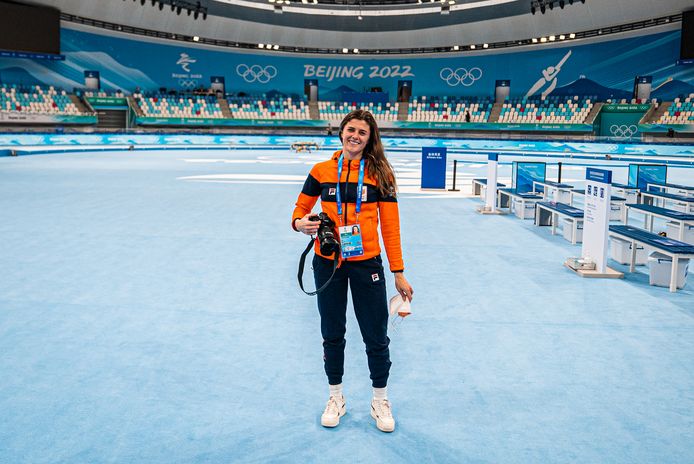 Carolien Visser in de Ice Ribbon in Peking, het schaatsstadion waar de Nederlandse atleten geweldige successen boeken op de Olympische Spelen.