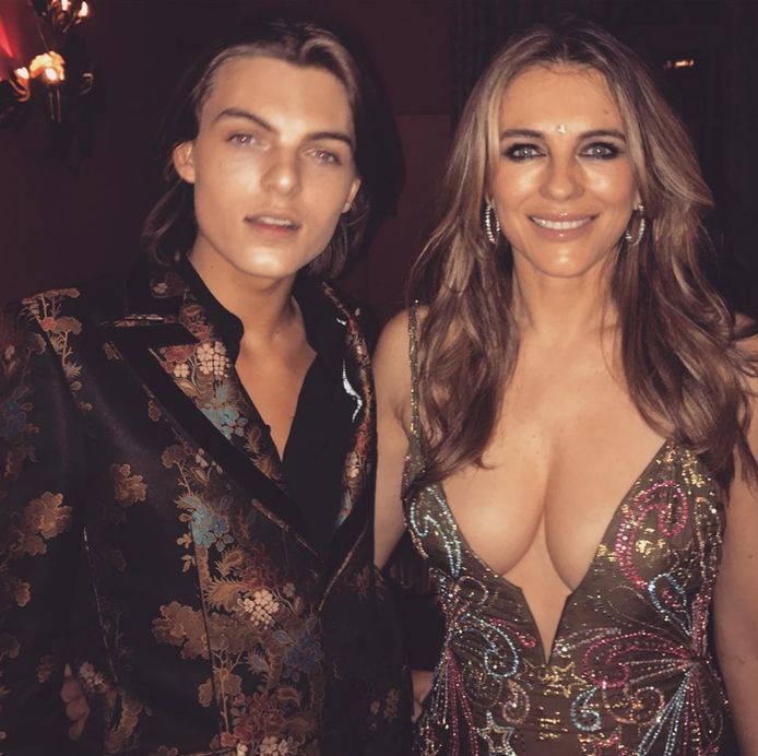 Elizabeth Hurley en haar zoon Damian