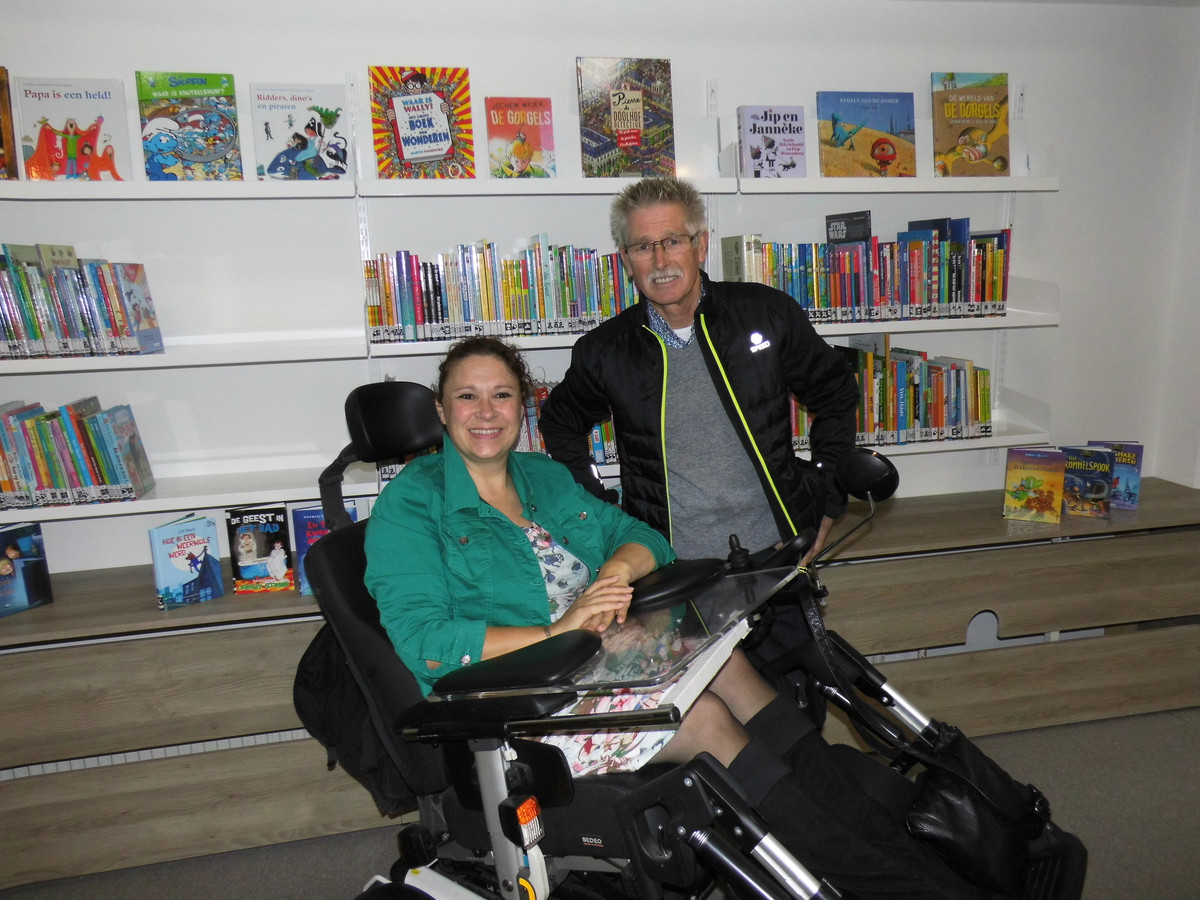 Carla Claassen tijdens de opening van het bibliotheekservicepunt in Haalderen in oktober.