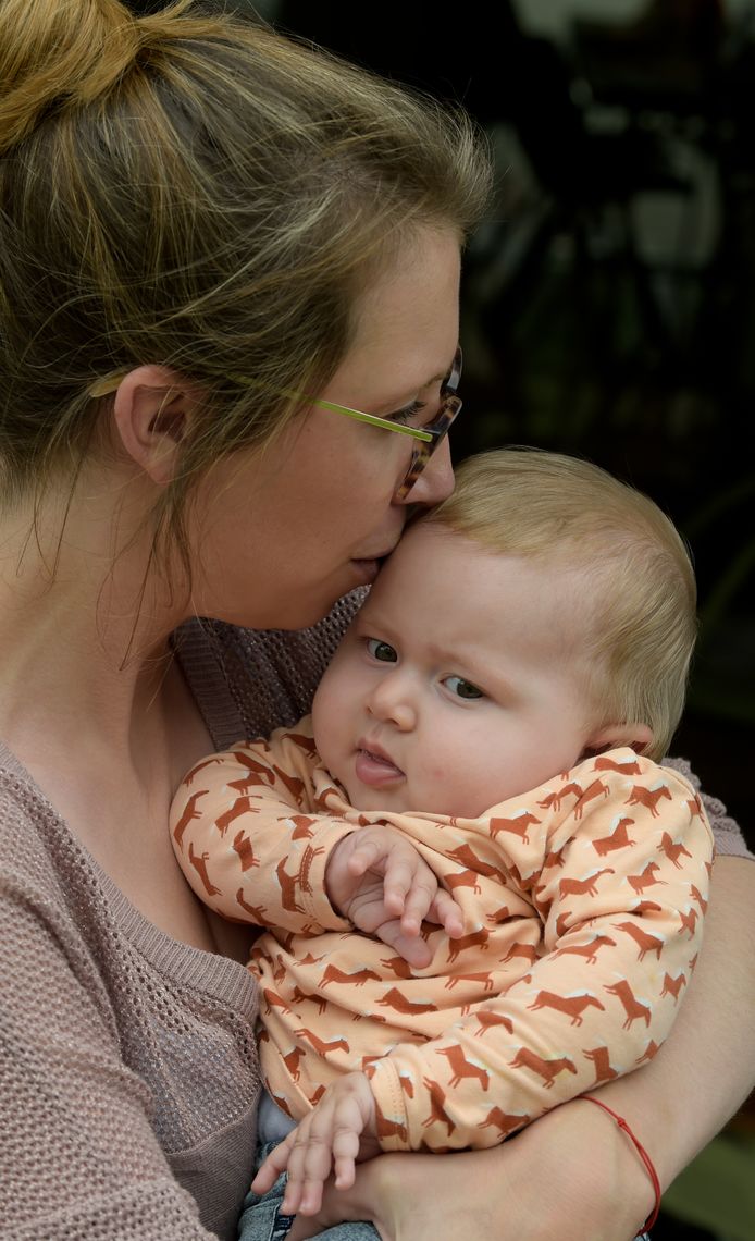 Baby Pia en mama Ellen De Meyer.