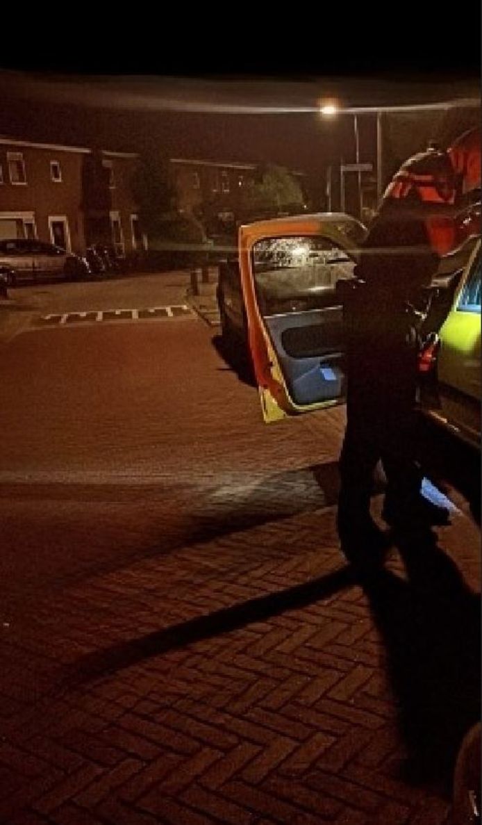 Man (48) blijkt naakt in auto te zitten en legt agenten uit waarom | Home |  gelderlander.nl